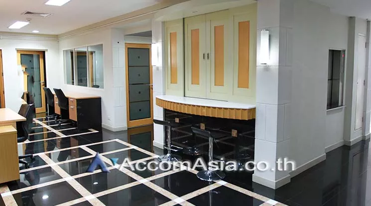 5  Office Space For Rent in Sukhumvit ,Bangkok BTS Ekkamai at Compomax Building AA18840